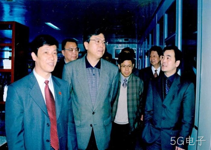 张德江委员长视察5G电子