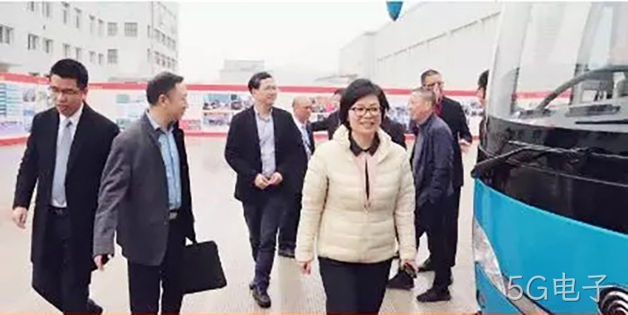 市委常委、统战部长施艾珠一行到5G电子调研 市委常委、统战部长施艾珠一行到5G电子调研